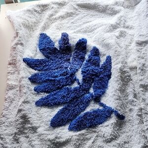 Blue Leaf Patterned Pillow Case Set Ugh